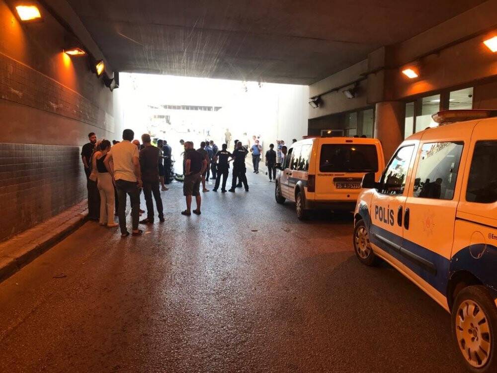 İki motosiklet alt geçitte çarpıştı: 3 yaralı