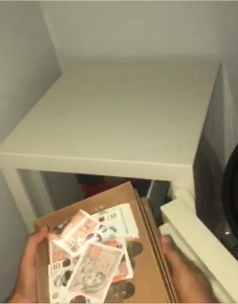 Tarihi eser kaçakçısı öğretmenin kasasından servet çıktı