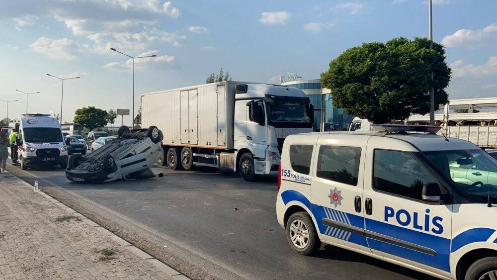 Ters dönen otomobilden şans eseri hafif yaralı çıktı