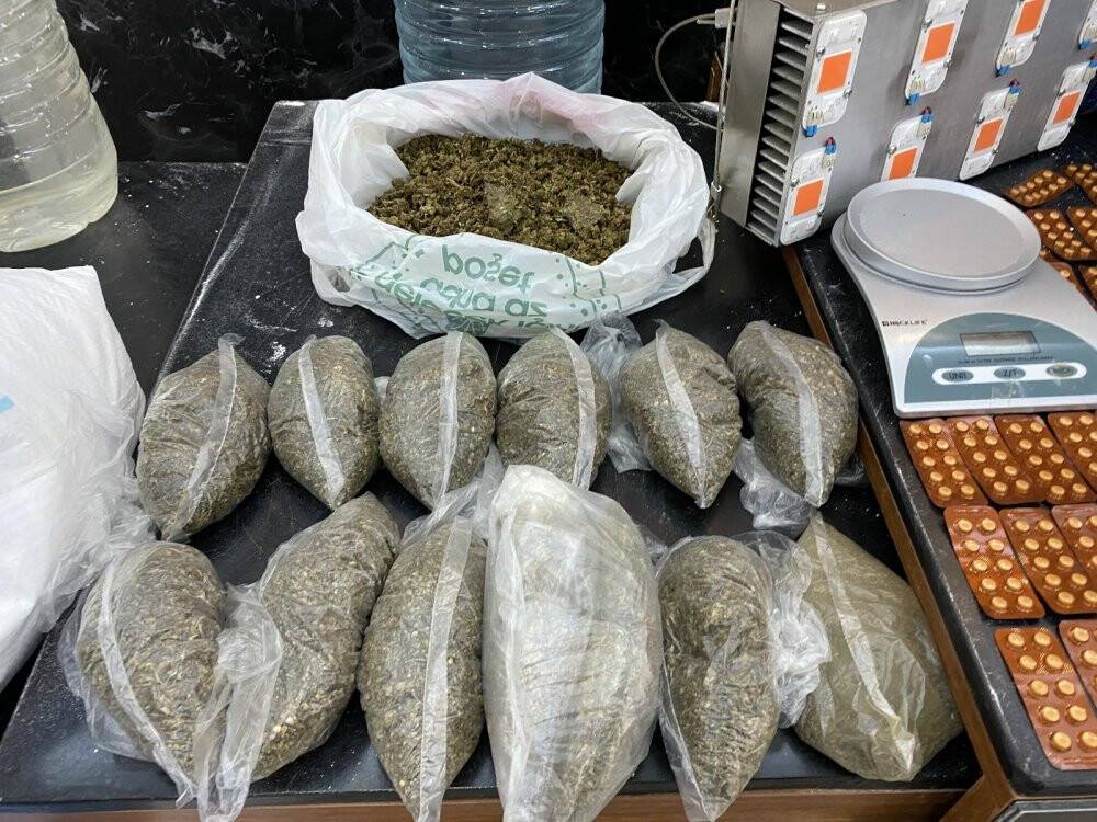 Narkotik polisinde sokak satıcılarına operasyon