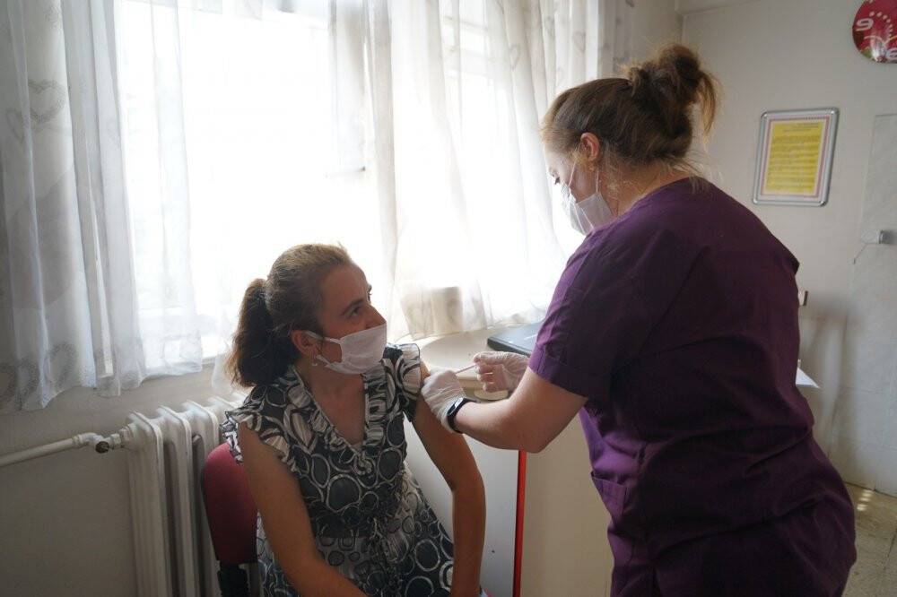 Hem selin izleri siliniyor, hem de korona ile mücadele sürüyor
