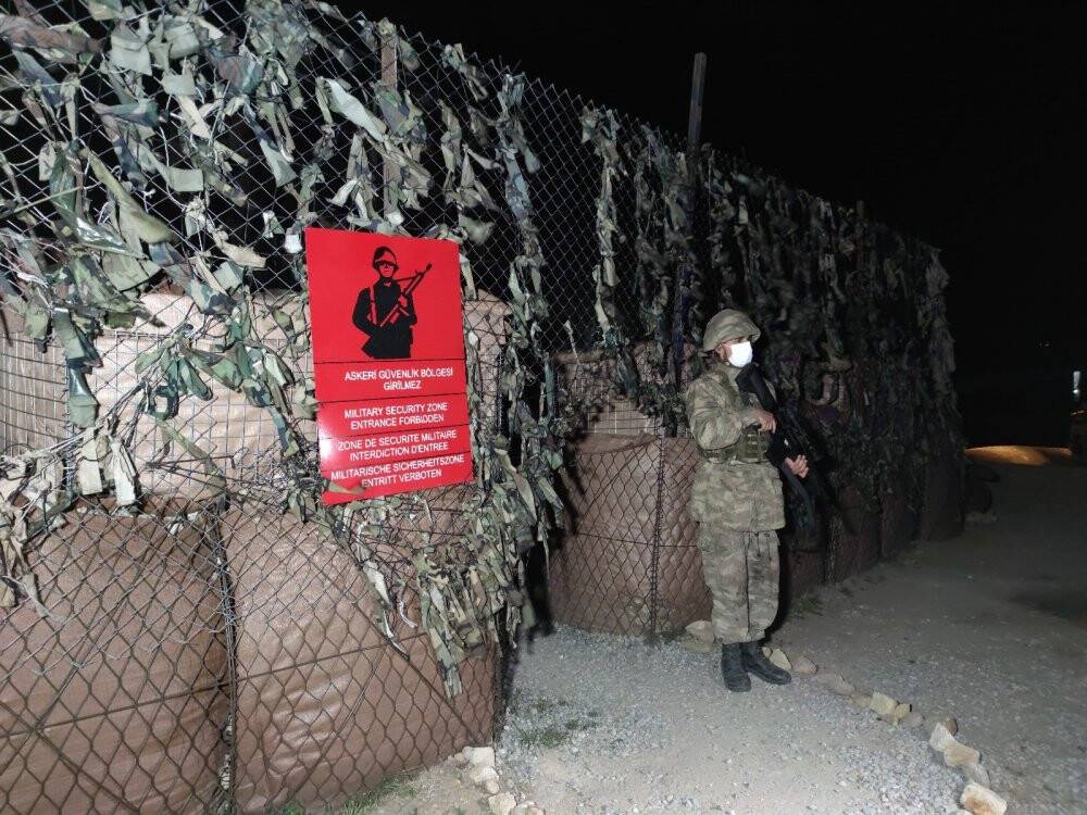 İran sınırındaki duvar çalışmaları aralıksız devam ediyor