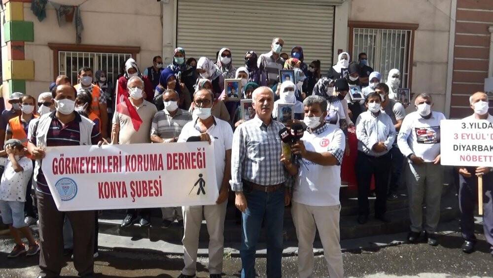 Konya’dan evlat nöbetindeki ailelere anlamlı destek