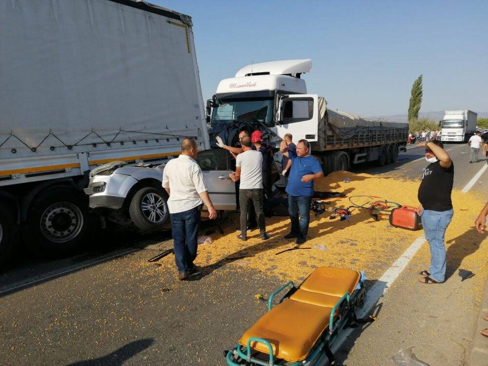3 kişinin öldüğü katliam gibi kazada tır sürücüsü tutuklandı
