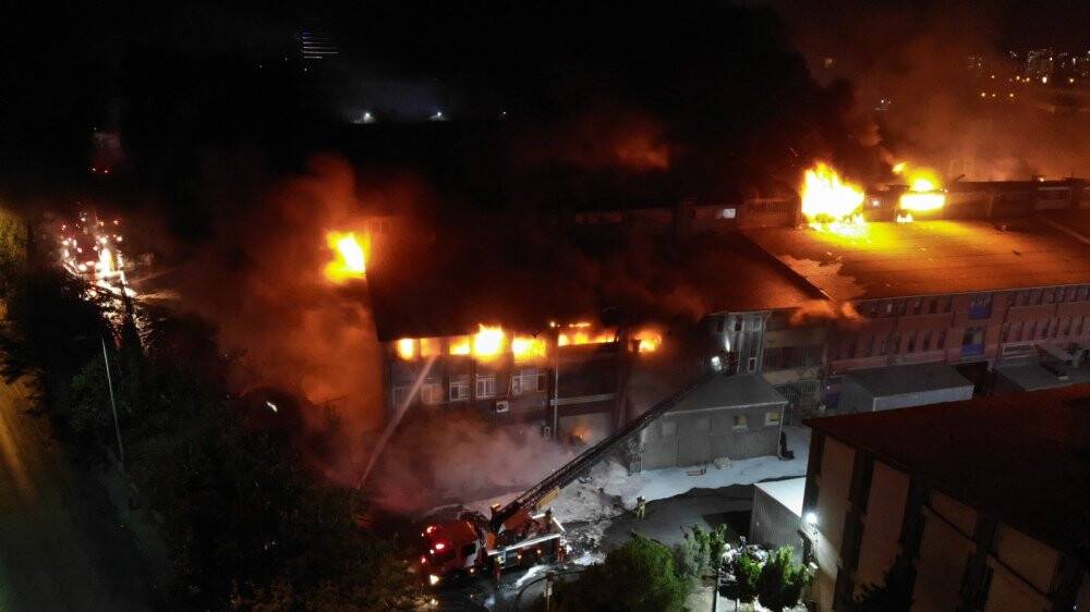 Başakşehir İkitelli Çevre Sanayi Sitesi’nde yangın