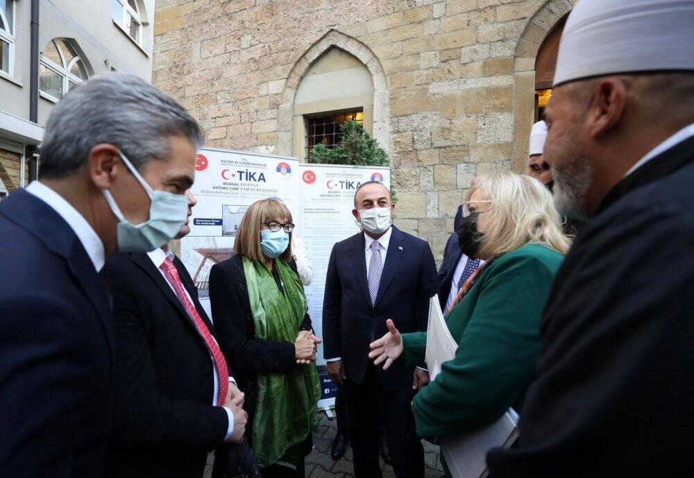 Dışişleri Bakanı Çavuşoğlu, Sırbistan’da Bayraklı Camii’ni ziyaret etti