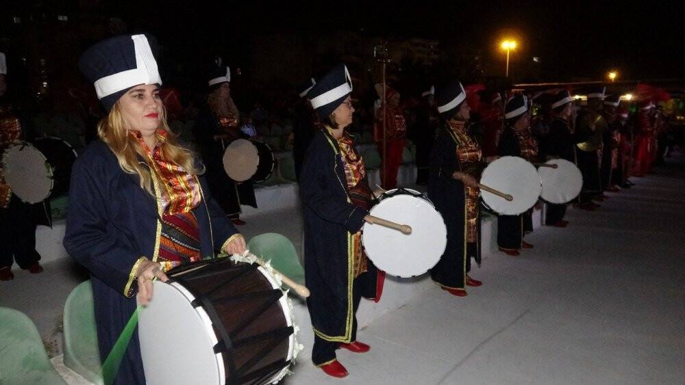 Kadın mehteranlardan Filenin Sultanları’na marşlı destek