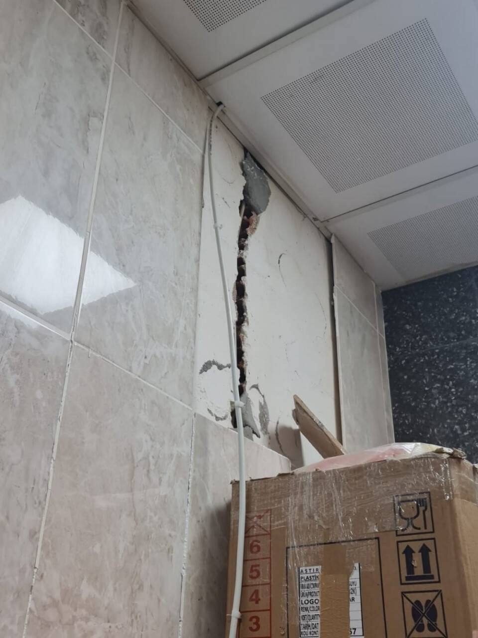 Kütahya’daki deprem anında yaşananlar kamerada