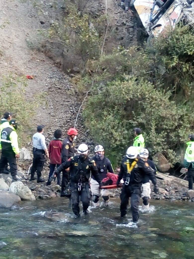 Otobüs uçuruma düştü: 29 ölü, 22 yaralı