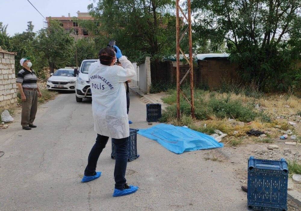 Elektrik akımına kapılan kişi, 8 metreden düşerek hayatını kaybetti