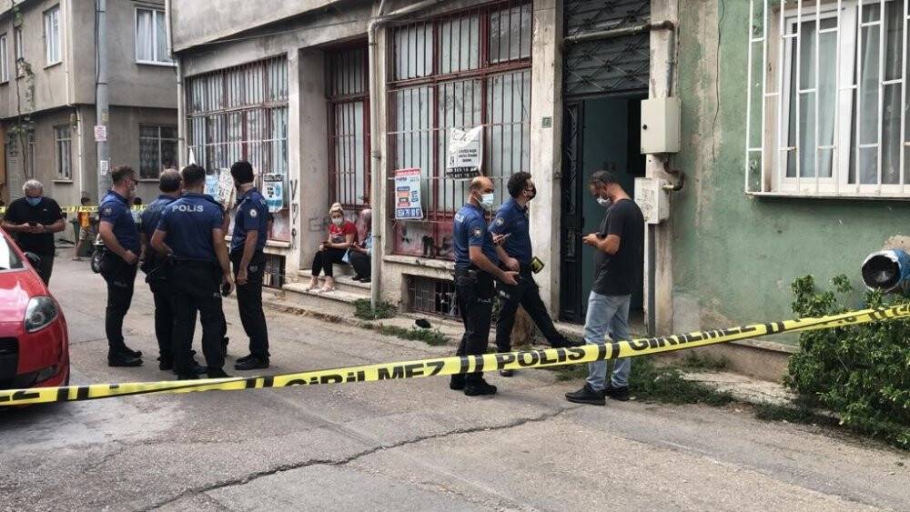 Karısını bıçakla öldürdü, 'Cinler yüzünden' deyip ağladı