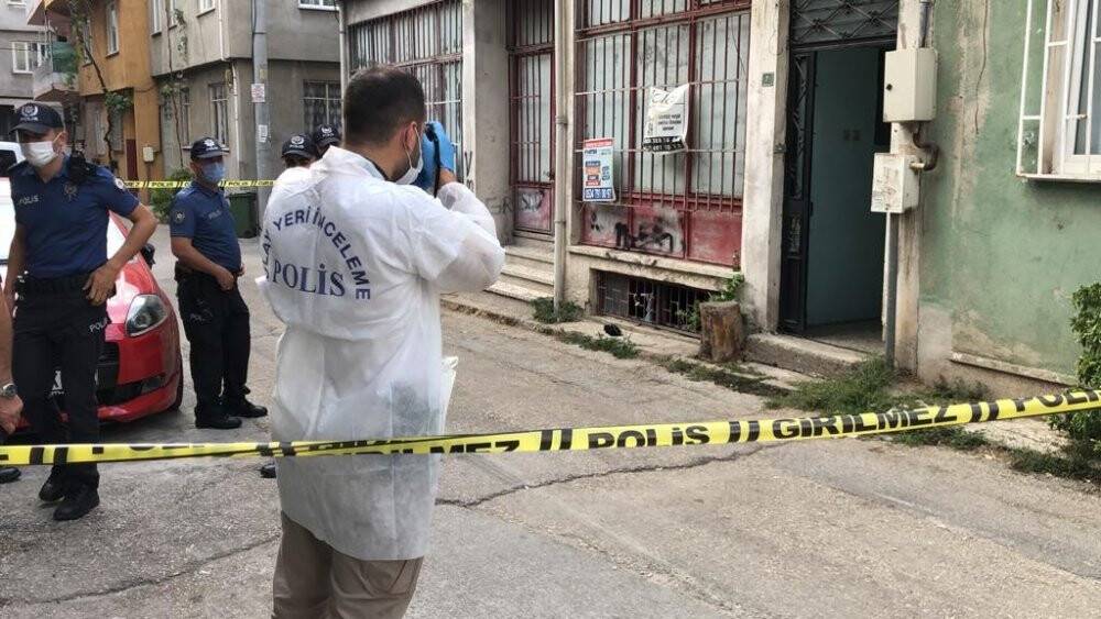 Karısını bıçakla öldürdü, 'Cinler yüzünden' deyip ağladı