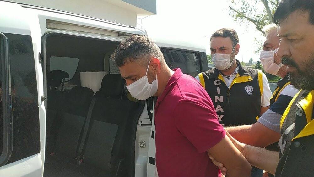 Karısını bıçakla öldürdü, 'Cinler yüzünden' deyip ağladı