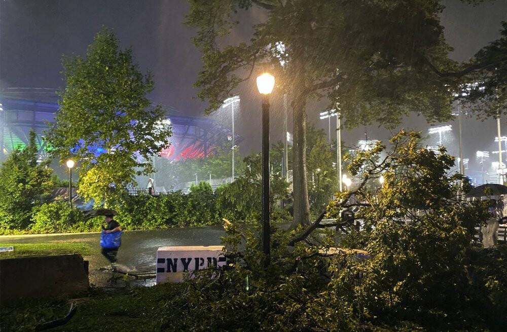 ABD’deki sel felaketinde 8 kişi öldü