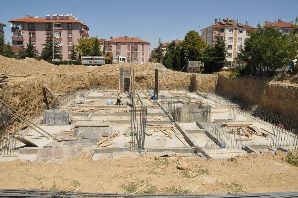 Akşehir’deki 9 okulun yeni binalarının inşaatı sürüyor