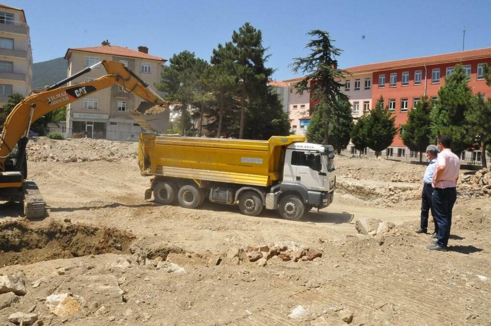 Akşehir’deki 9 okulun yeni binalarının inşaatı sürüyor