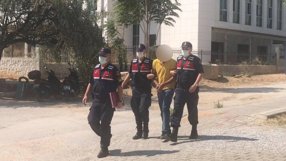 Sakladığı 6,5 kilo esrar pamuk tarlasından çıktı