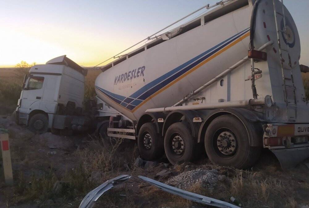 Konya’da tır minibüse çarptı: 6 yaralı