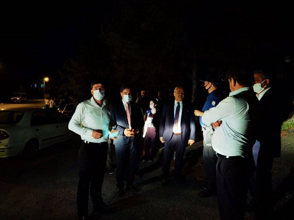 Yolcu minibüsü otomobille çapıştı: 2’si çocuk 8 yaralı