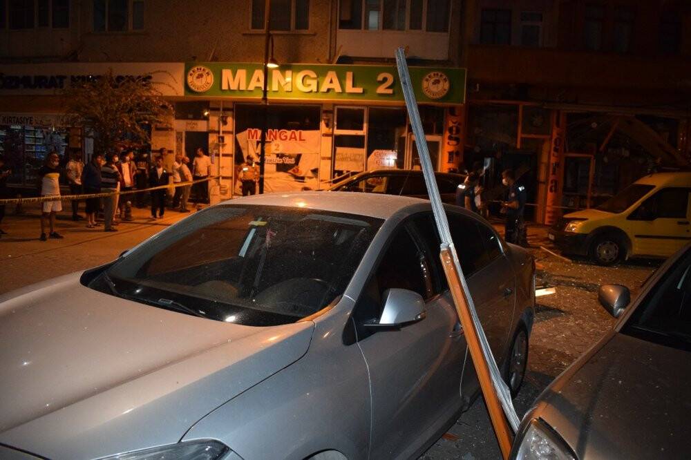 Ekmek fırını bomba gibi patladı: Ortalık savaş alanına döndü