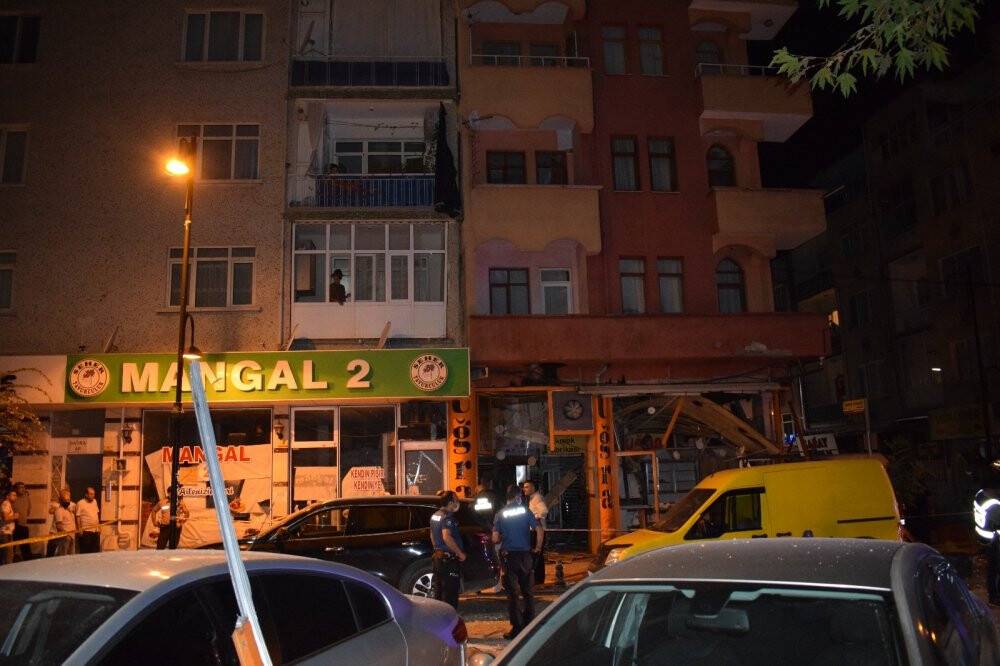 Ekmek fırını bomba gibi patladı: Ortalık savaş alanına döndü