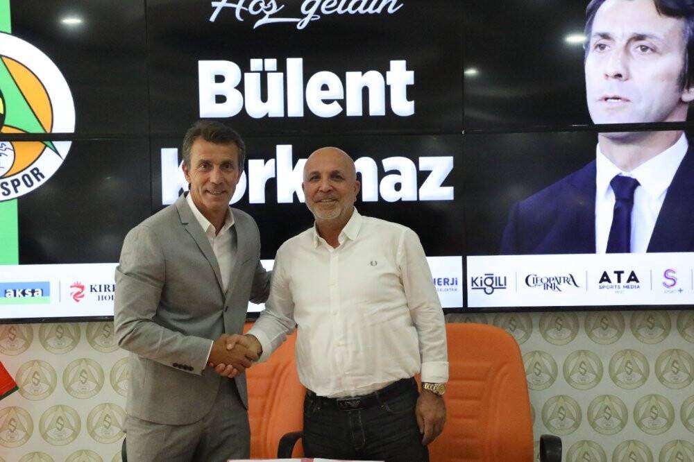 Bülent Korkmaz resmen Alanyaspor'da