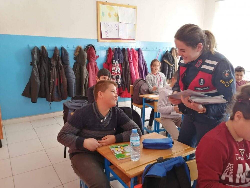 Jandarmadan okullarda bilgilendirme ve denetim