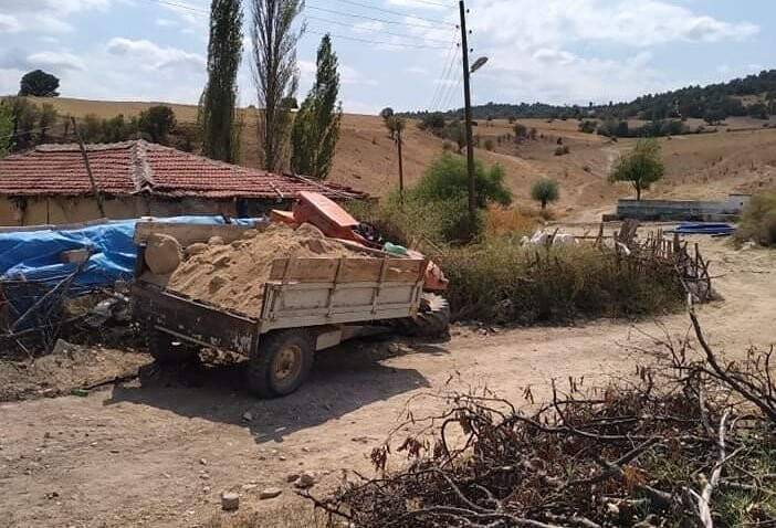 Kullandığı traktörünün altında kaldı, hayatını kaybetti
