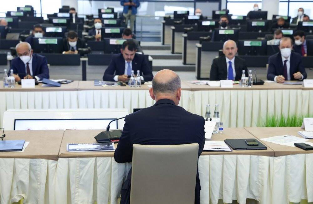 6 bakan son dönemde yaşanan afet ve sel felaketlerini değerlendirmek üzere toplandı