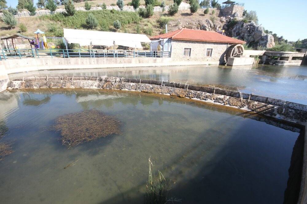 Konya’daki Adaköy Pınarı ve baraj göleti kurumaya yüz tuttu
