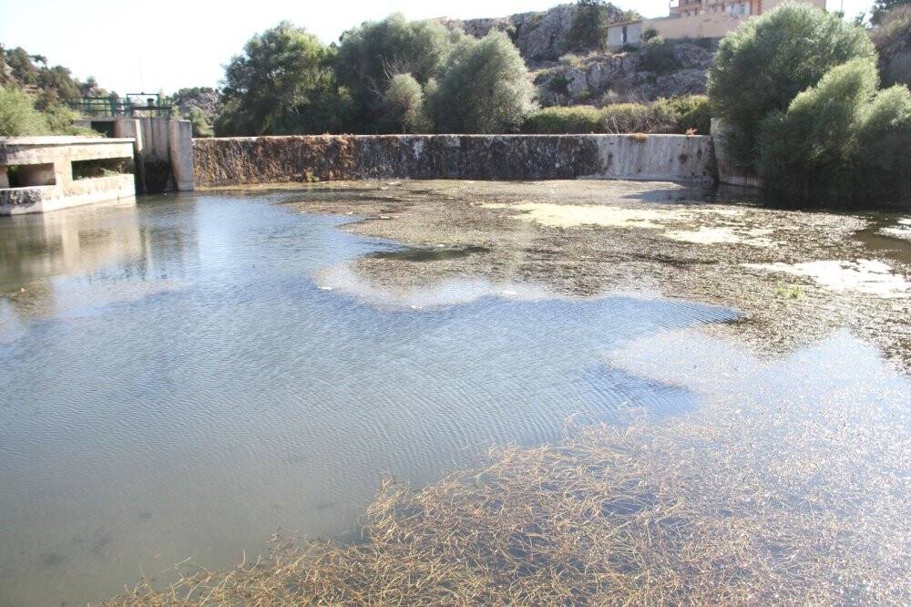 Konya’daki Adaköy Pınarı ve baraj göleti kurumaya yüz tuttu