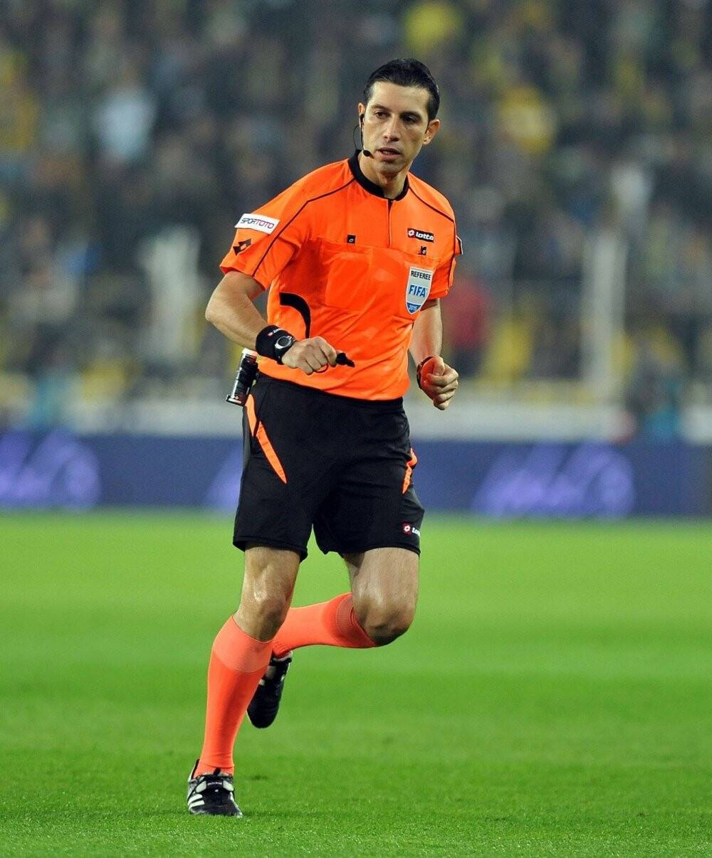 Trabzonspor - Galatasaray maçında Ali Palabıyık düdük çalacak
