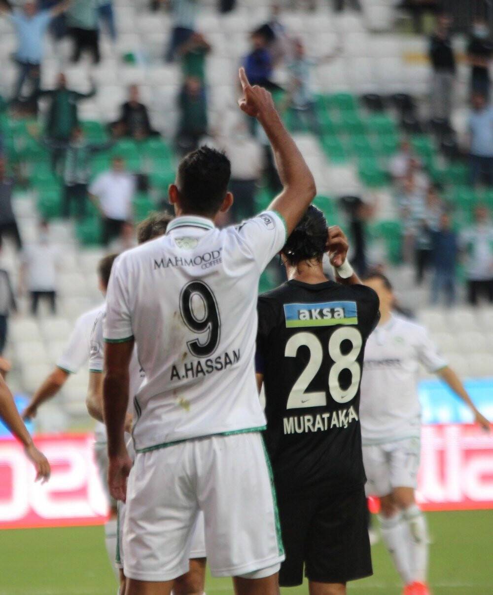 Ahmed Hassan asistle başladı!