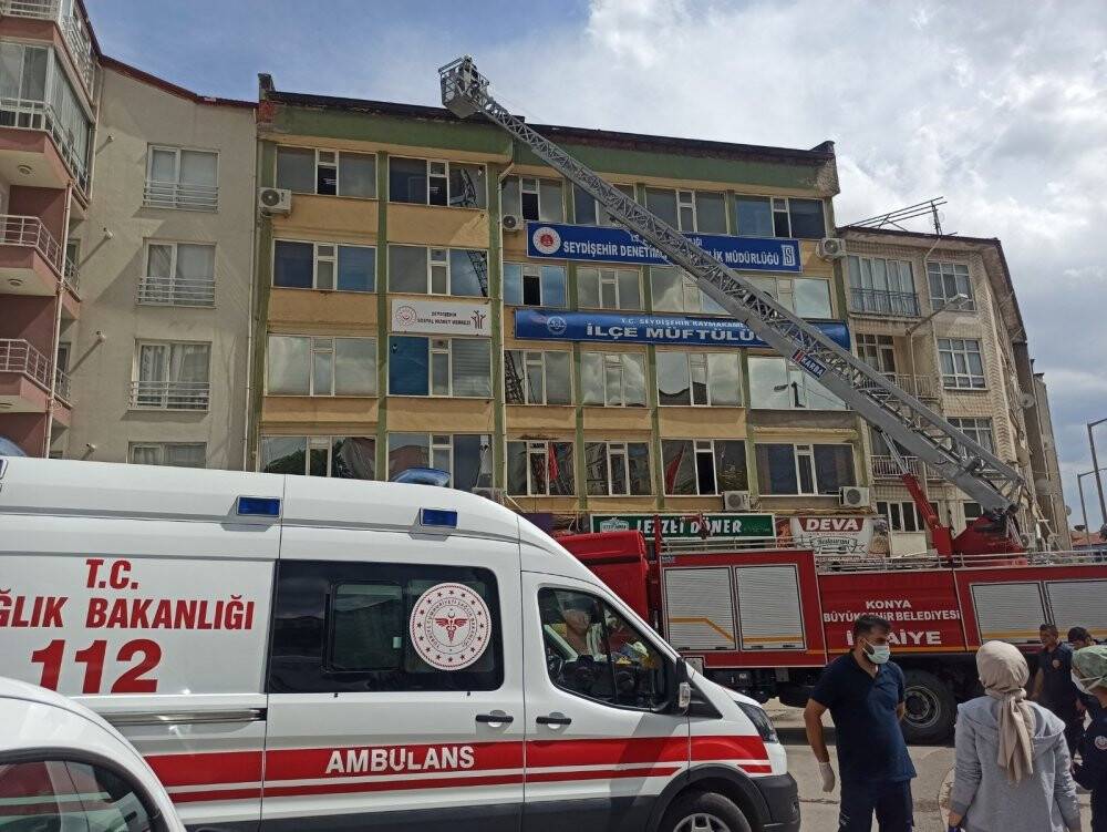 Konya’da 5 katlı binada korkutan yangın