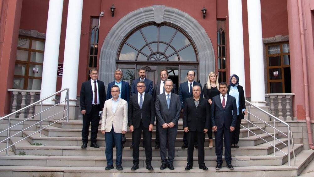 SÜ Hukuk Fakültesinde akademik kurul toplantısı yapıldı