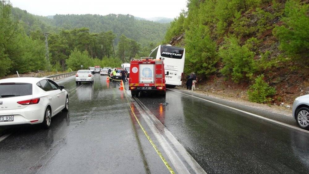 Eve dönüş yolu 2 kızı anne ve babasından ayırdı