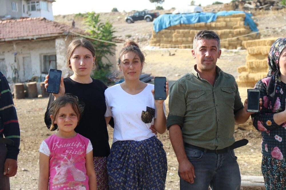 Haberleşmek için 3 yıldır tepelere çıkıyorlar
