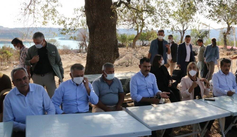 Bakan Kurum’dan, Manavgat yangınından etkilenen mahallelerde inceleme