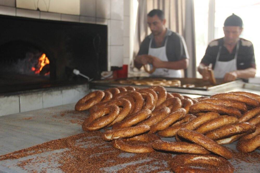 Osmanlı’dan günümüze vazgeçilmez lezzet ‘kara fırın simidi’