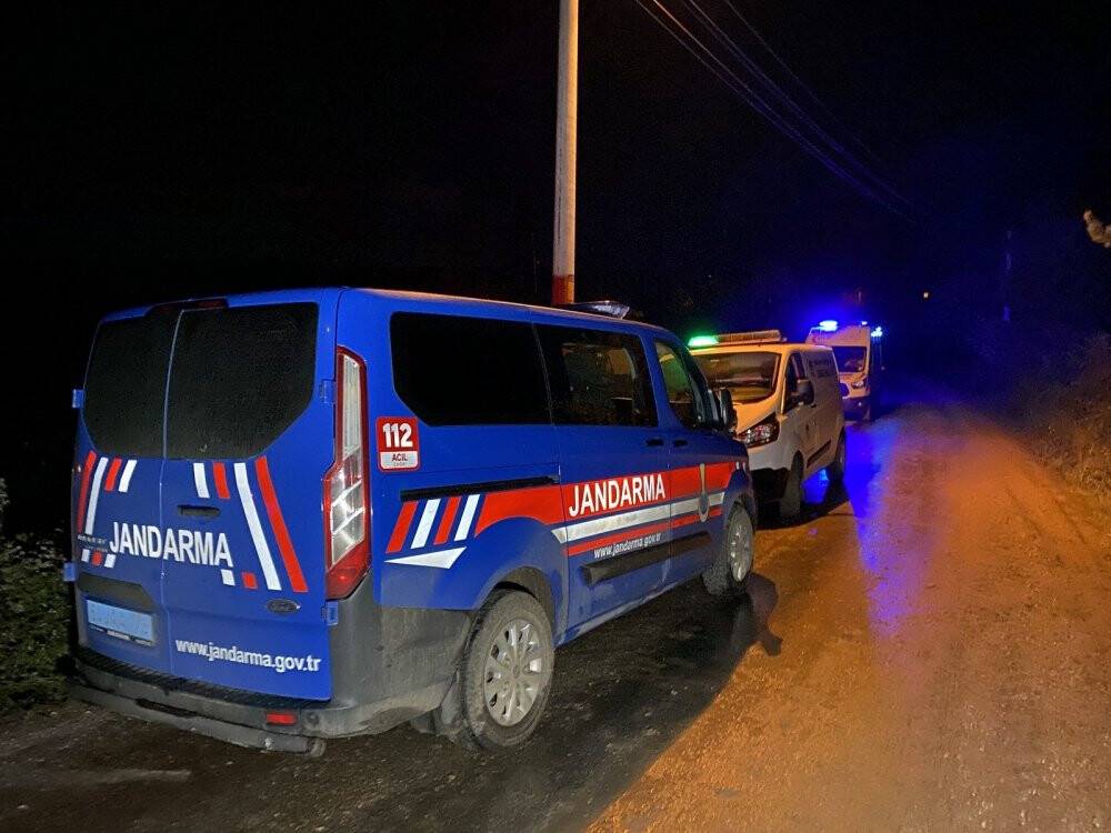 Misafirliğe gittikleri evde çıkan yangında baba ve üç çocuğu yaşamını yitirdi