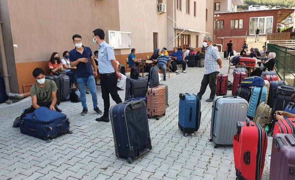 Üniversiteliler dönünce yurtlarda yoğunluk oluştu