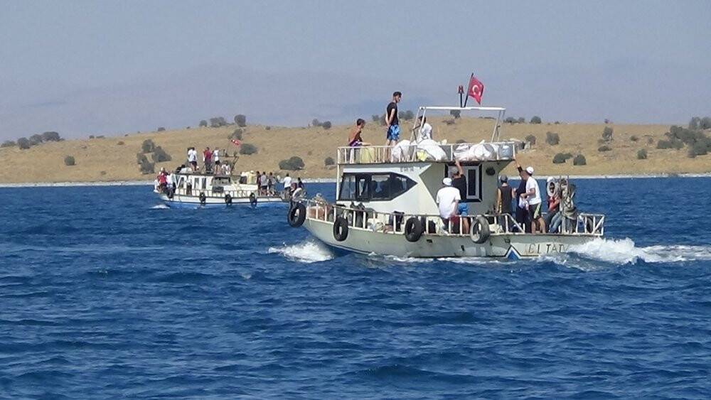 Van Gölü için 2 kilometre yüzdüler