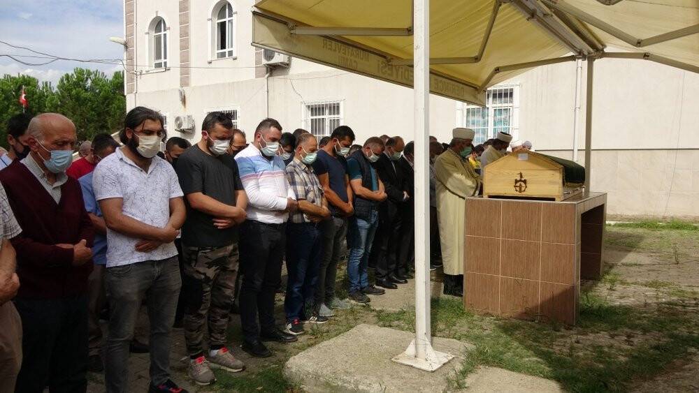 Yangında ölen ablasıyla aynı tabutu paylaştı