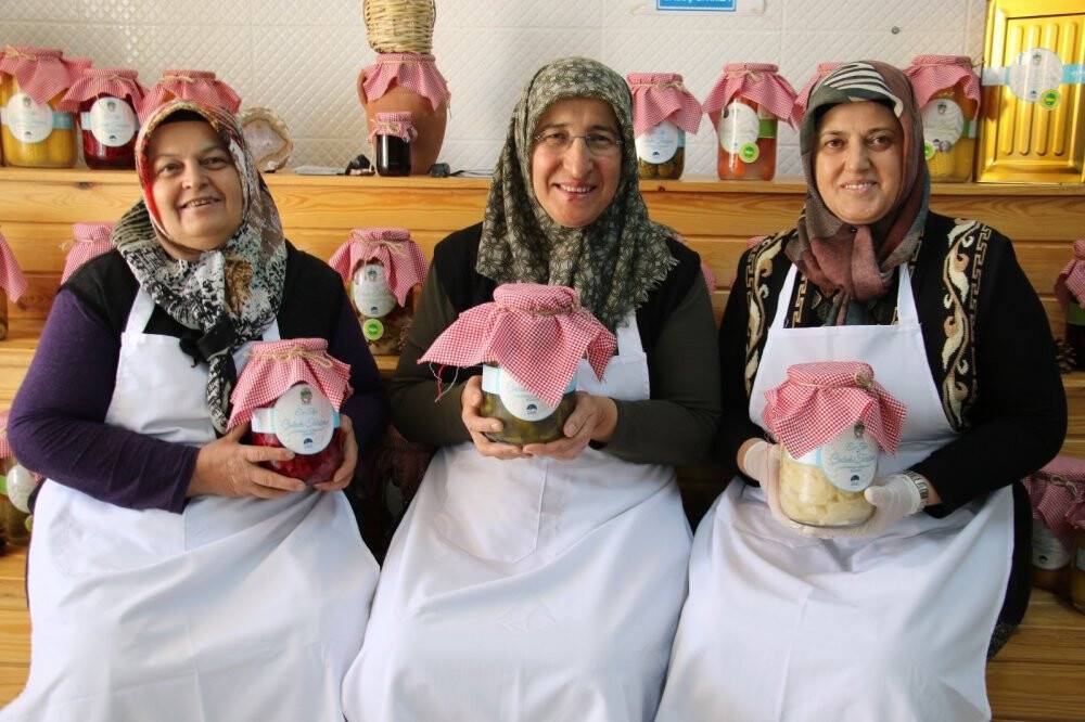 Çubuk Turşuları 22 ülkeye ihraç ediliyor