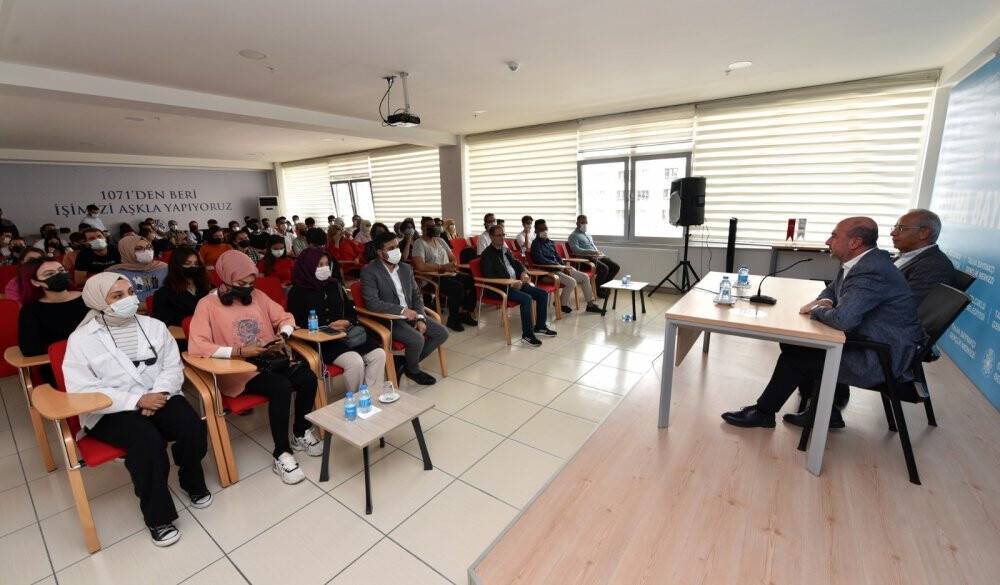 Başkan Pekyatırmacı gençlerle buluştu