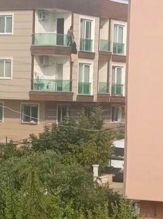 Çığlık atarak balkona çıkan kadın, ikinci kattan düşerek ağır yaralandı