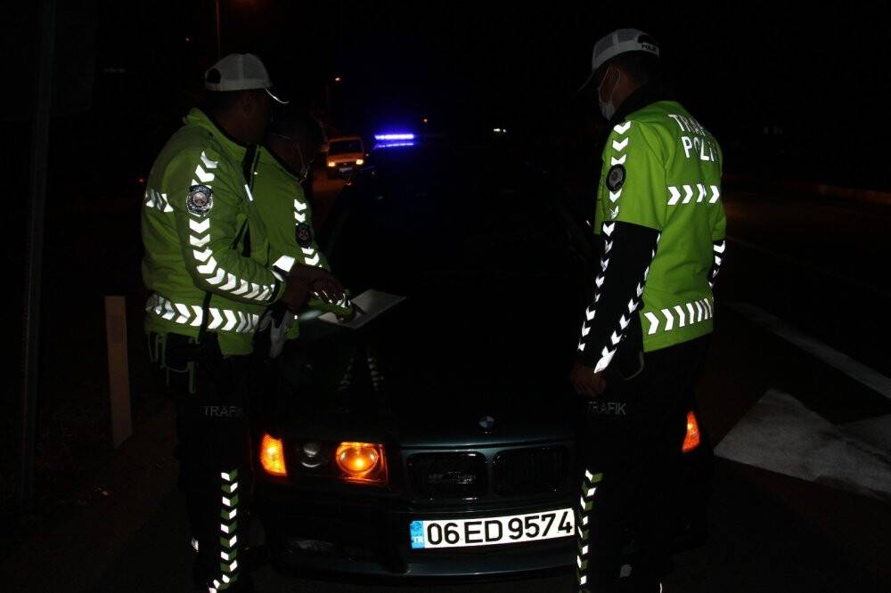 Konya'da Polisin 'dur' ihtarına uymayan sürücü 60 kilometrelik kovalamacayla yakalandı