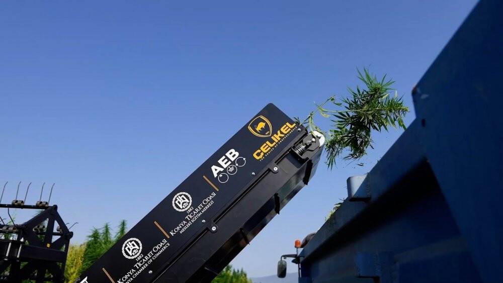 KTO) Mesleki Eğitim Merkezi yerli 'Kenevir Hasat Etme Makinesi' prototip üretimini gerçekleştirdi