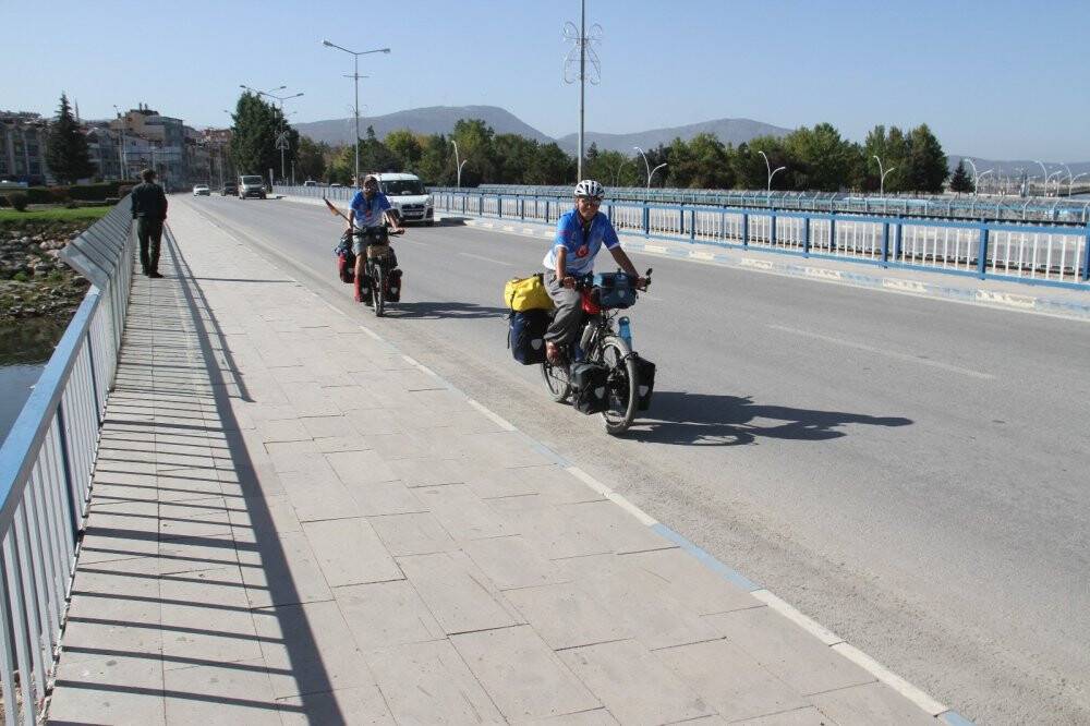 Asya turuna çıkan bisiklet tutkunu Alman sağlıkçı çift Konya’da