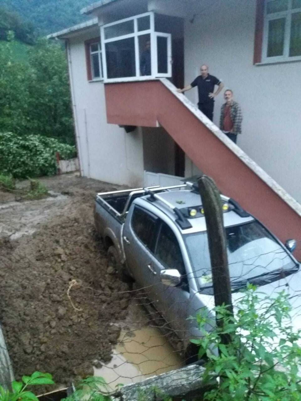 Heyelan tehlikesi nedeniyle ev boşaltıldı